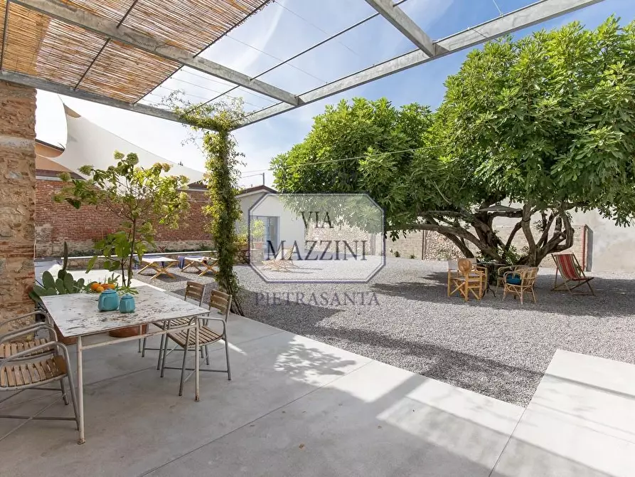 Immagine 8 di Loft/Open space in vendita  a Pietrasanta