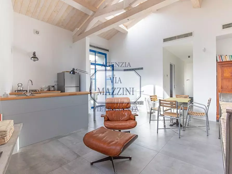 Immagine 33 di Loft/Open space in vendita  a Pietrasanta