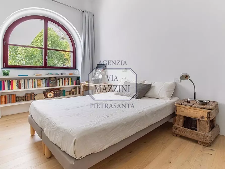 Immagine 14 di Loft/Open space in vendita  a Pietrasanta
