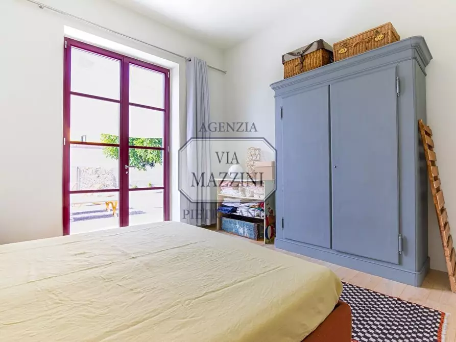 Immagine 21 di Loft/Open space in vendita  a Pietrasanta