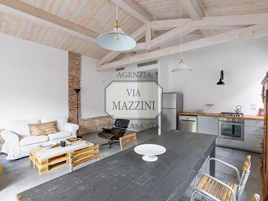 Immagine 31 di Loft/Open space in vendita  a Pietrasanta
