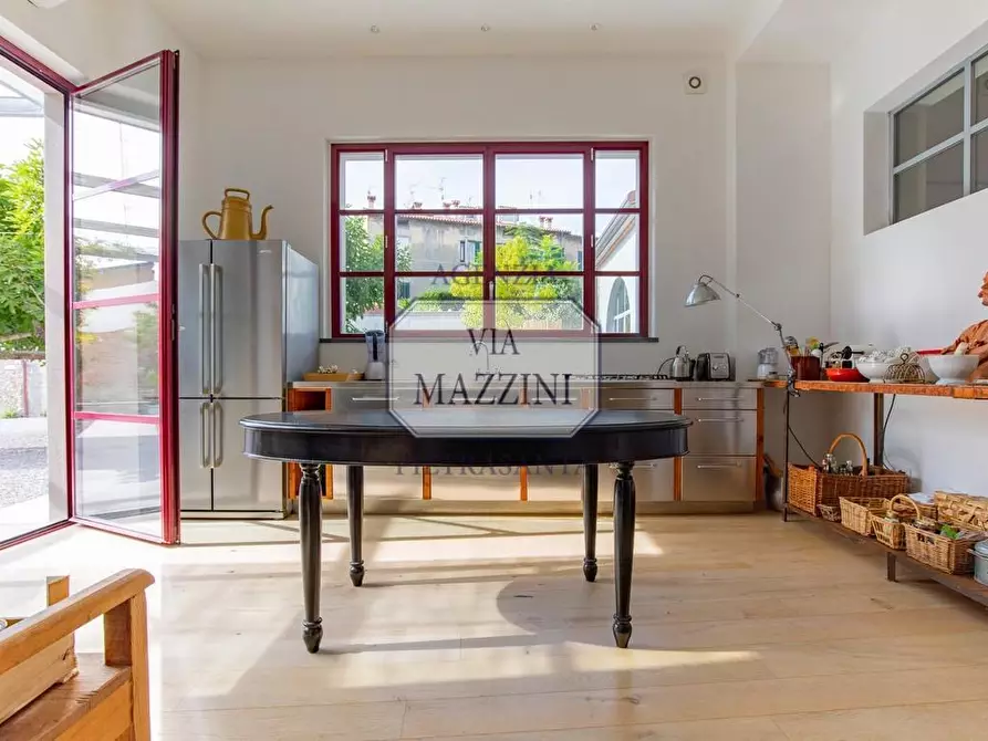 Immagine 27 di Loft/Open space in vendita  a Pietrasanta