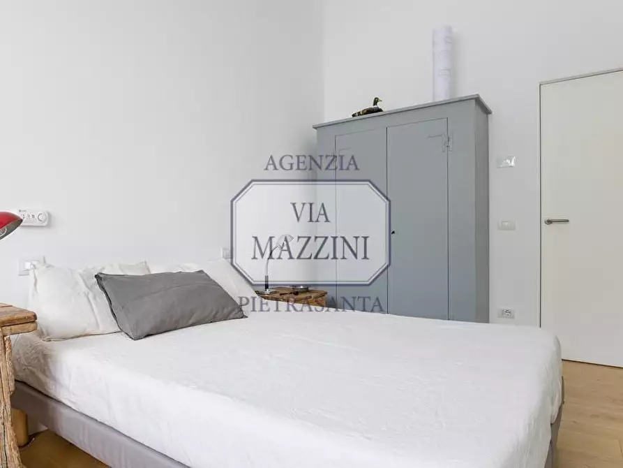 Immagine 18 di Loft/Open space in vendita  a Pietrasanta