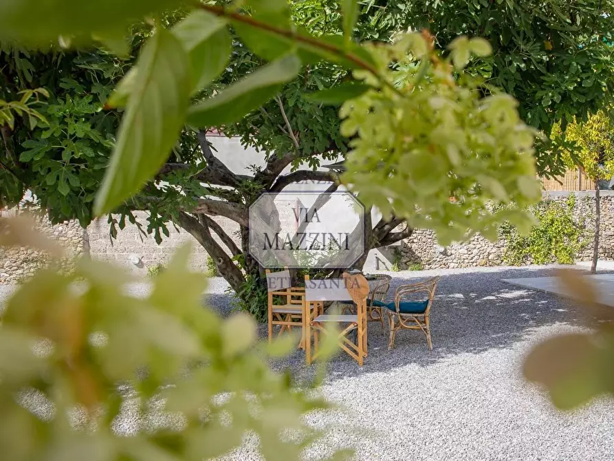 Immagine 4 di Loft/Open space in vendita  a Pietrasanta