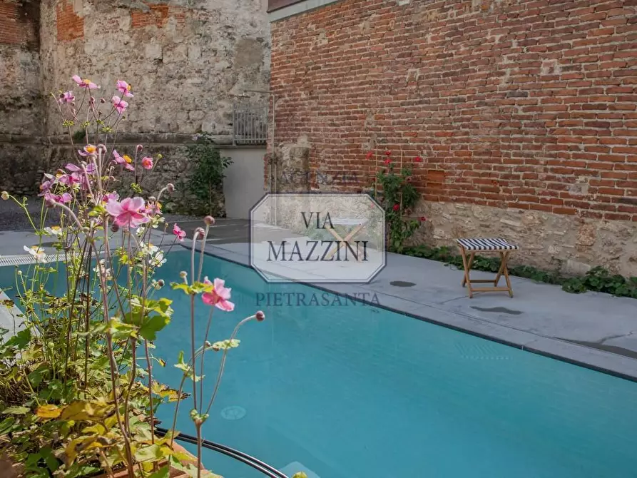 Immagine 2 di Loft/Open space in vendita  a Pietrasanta