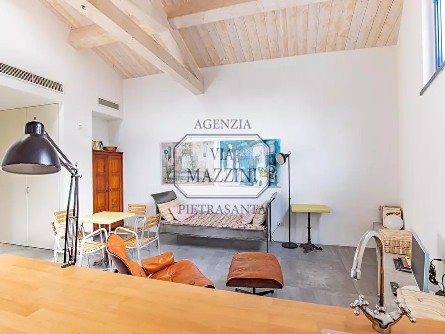 Immagine 35 di Loft/Open space in vendita  a Pietrasanta