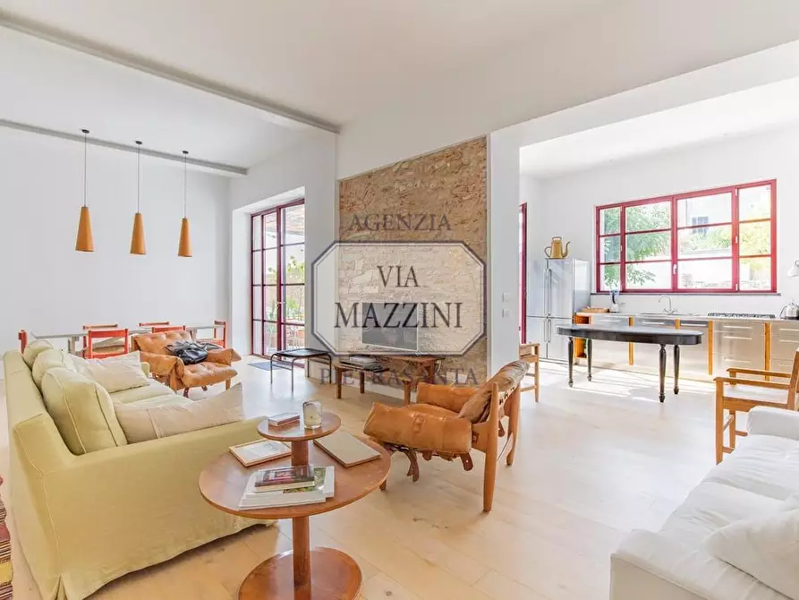 Immagine 12 di Loft/Open space in vendita  a Pietrasanta