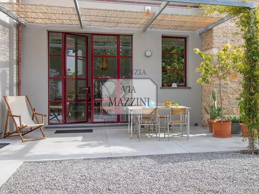 Immagine 9 di Loft/Open space in vendita  a Pietrasanta