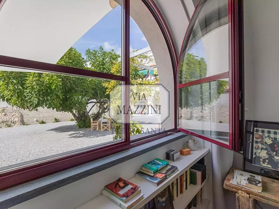 Immagine 19 di Loft/Open space in vendita  a Pietrasanta