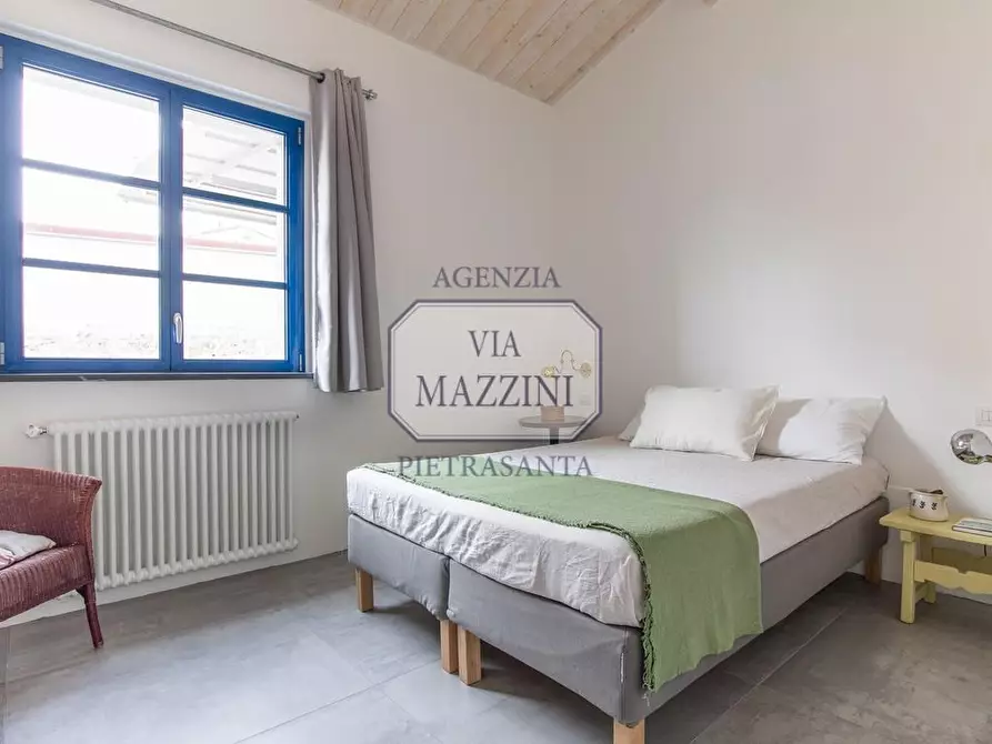 Immagine 29 di Loft/Open space in vendita  a Pietrasanta