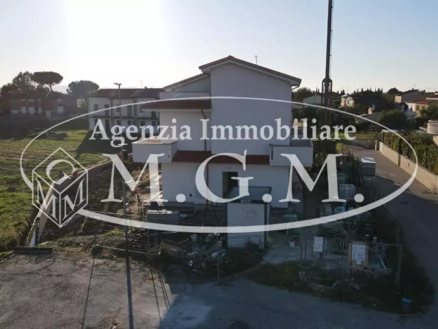 Immagine 16 di Casa trifamiliare in vendita  a Pontedera