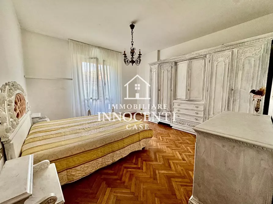 Immagine 19 di Appartamento in vendita  a Massa