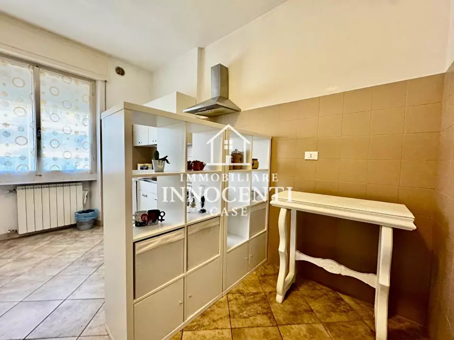 Immagine 3 di Appartamento in vendita  a Massa