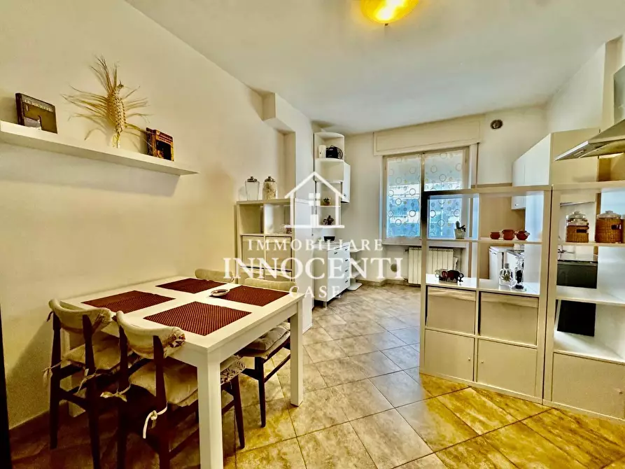 Immagine 2 di Appartamento in vendita  a Massa