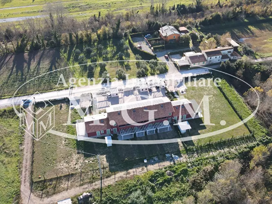 Immagine 27 di Villa in vendita  a Calcinaia