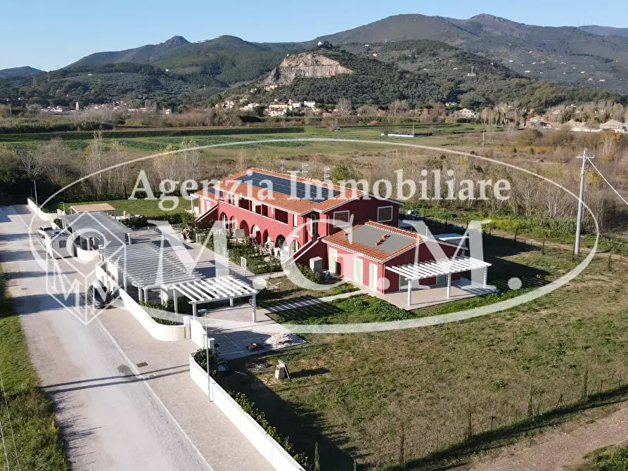 Immagine 23 di Villa in vendita  a Calcinaia