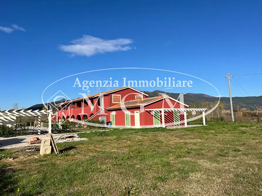 Immagine 2 di Villa in vendita  a Calcinaia