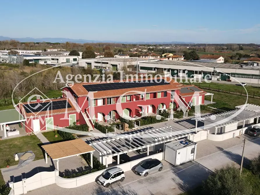 Immagine 25 di Villa in vendita  a Calcinaia