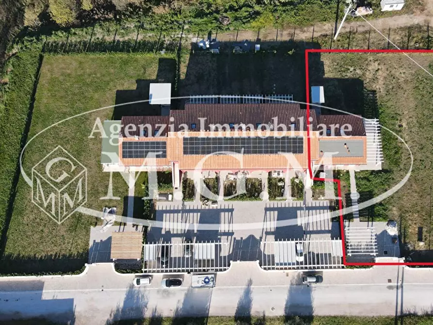 Immagine 38 di Villa in vendita  a Calcinaia