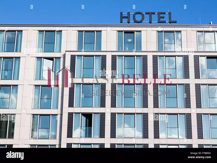Immagine 2 di Albergo/B&B/Residence in vendita  a Camaiore