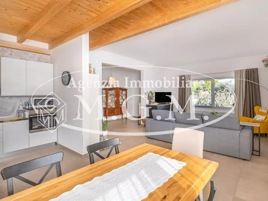 Immagine 16 di Villa in vendita  a Bientina