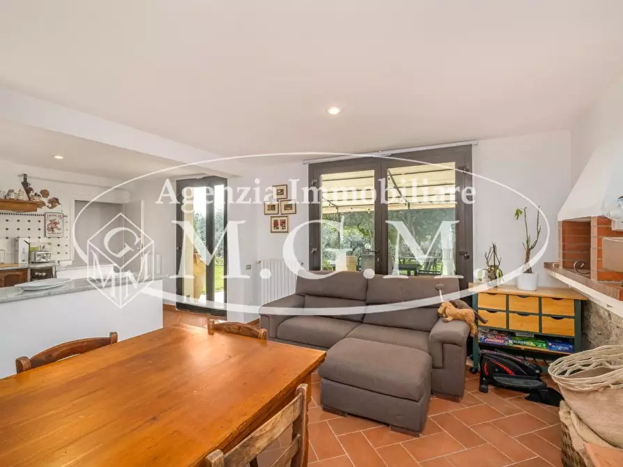 Immagine 41 di Villa in vendita  a Bientina