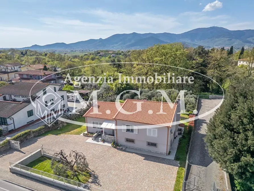 Immagine 59 di Villa in vendita  a Bientina