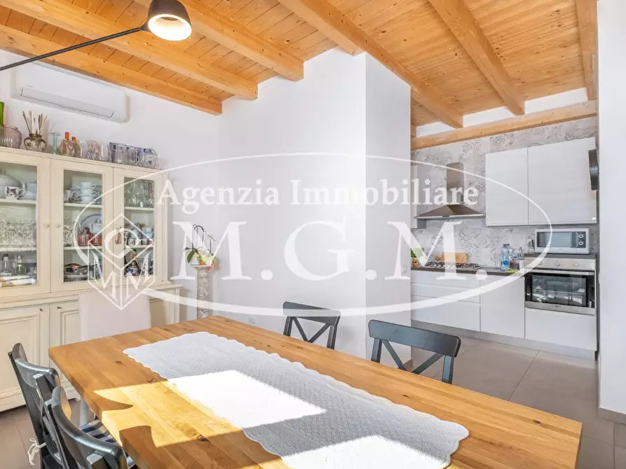 Immagine 15 di Villa in vendita  a Bientina