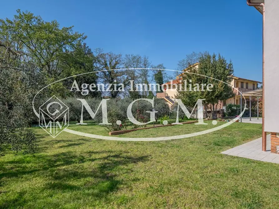 Immagine 63 di Villa in vendita  a Bientina