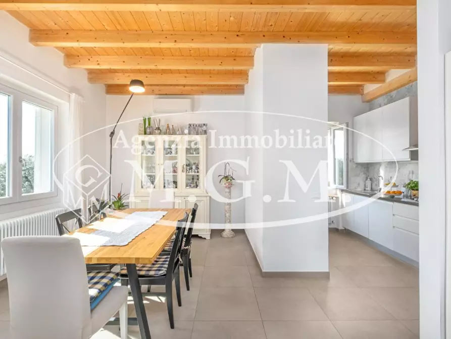 Immagine 14 di Villa in vendita  a Bientina