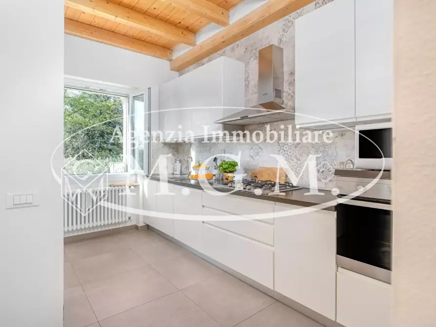 Immagine 17 di Villa in vendita  a Bientina