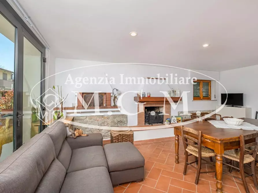 Immagine 40 di Villa in vendita  a Bientina