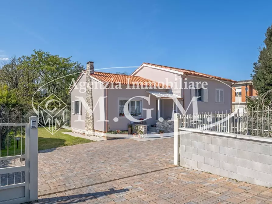 Immagine 3 di Villa in vendita  a Bientina