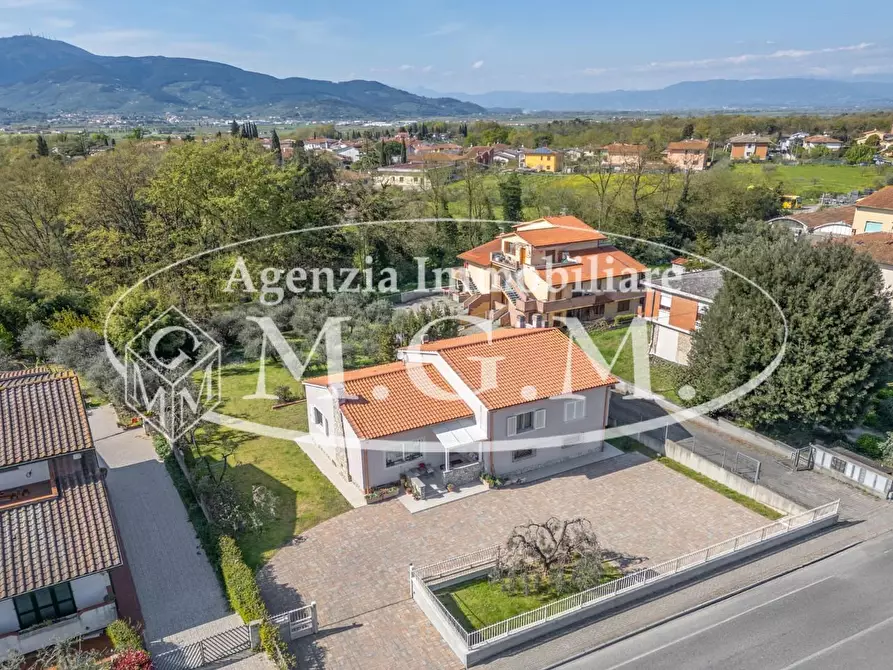 Immagine 55 di Villa in vendita  a Bientina