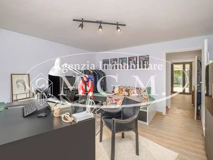 Immagine 53 di Villa in vendita  a Bientina