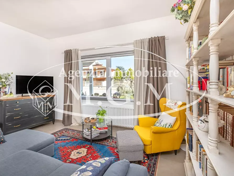 Immagine 1 di Villa in vendita  a Bientina