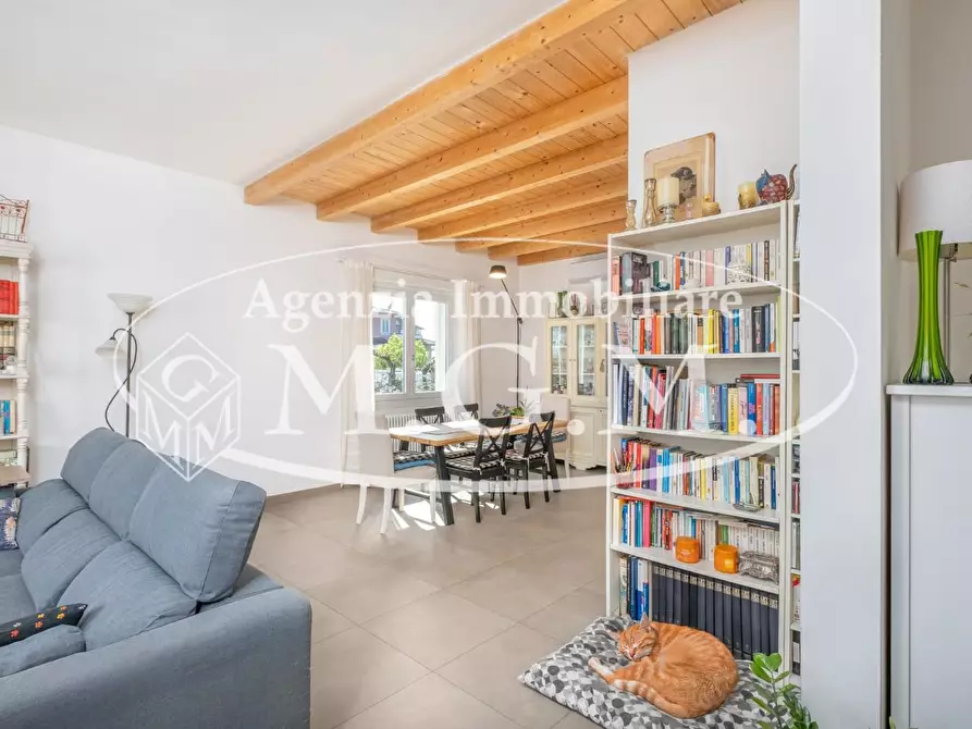 Immagine 10 di Villa in vendita  a Bientina