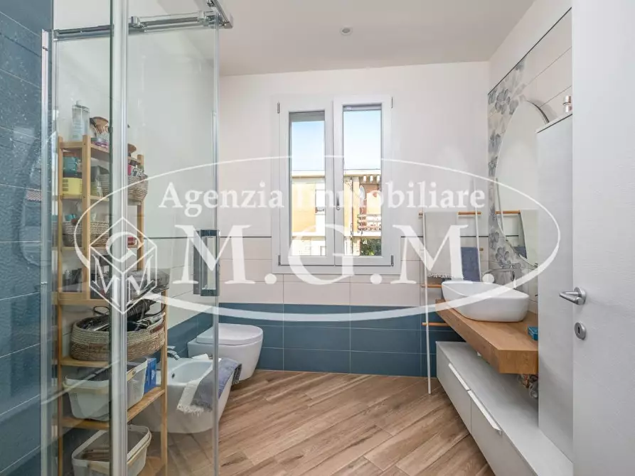 Immagine 31 di Villa in vendita  a Bientina