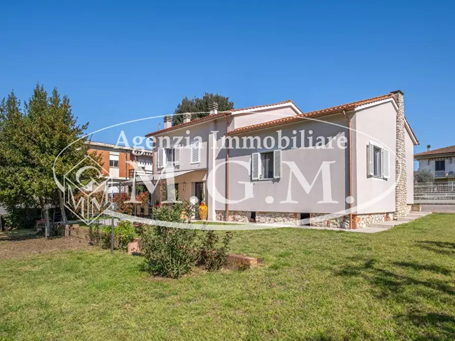 Immagine 48 di Villa in vendita  a Bientina