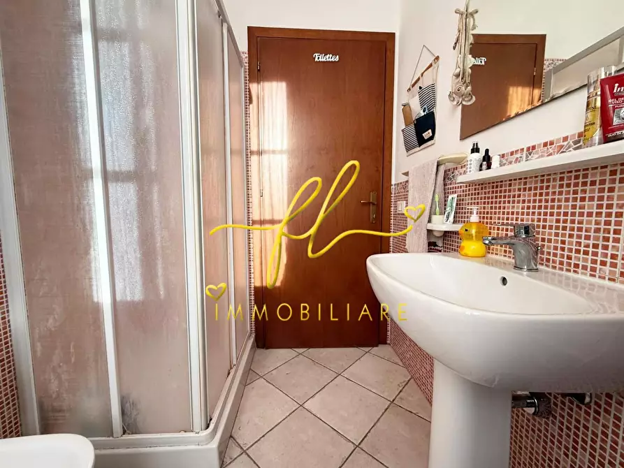 Immagine 16 di Appartamento in vendita  a Cecina