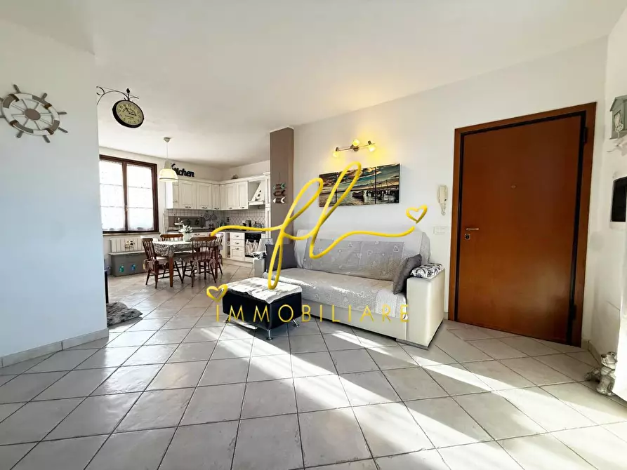 Immagine 3 di Appartamento in vendita  a Cecina