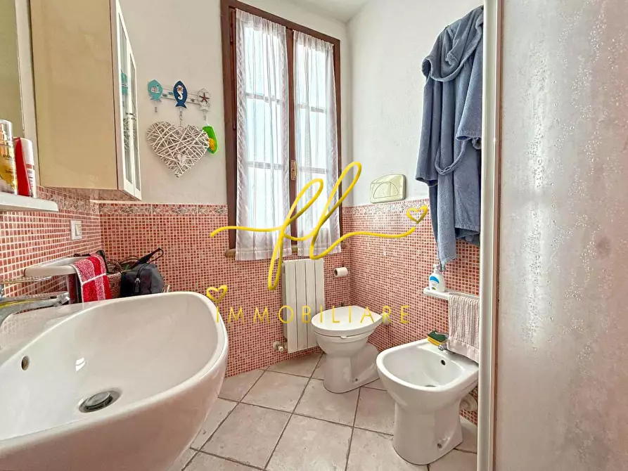 Immagine 17 di Appartamento in vendita  a Cecina