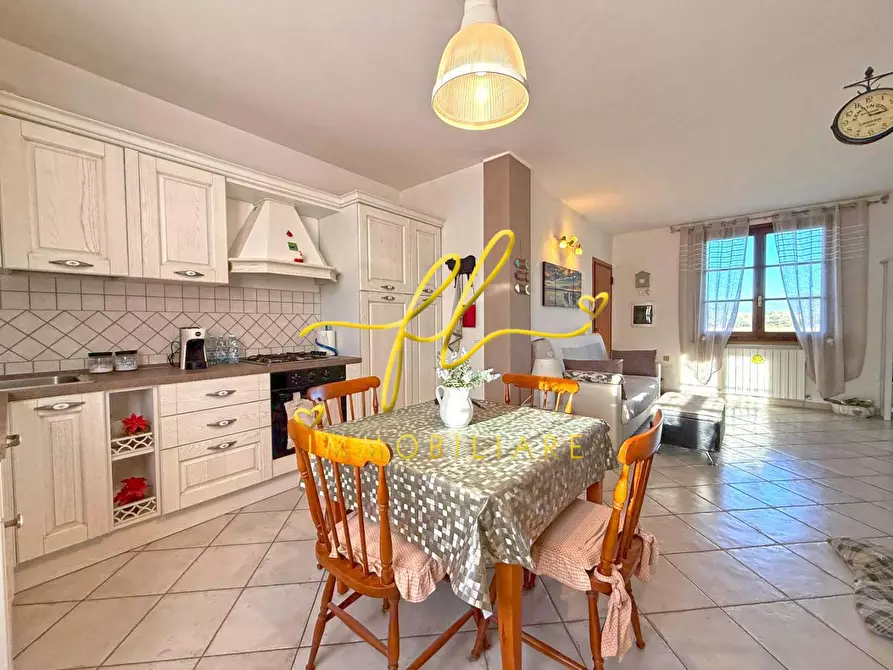 Immagine 7 di Appartamento in vendita  a Cecina