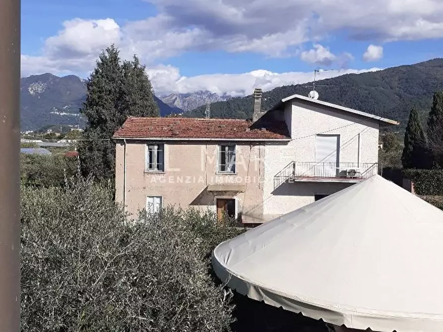 Immagine 11 di Casa colonica in vendita  a Massa