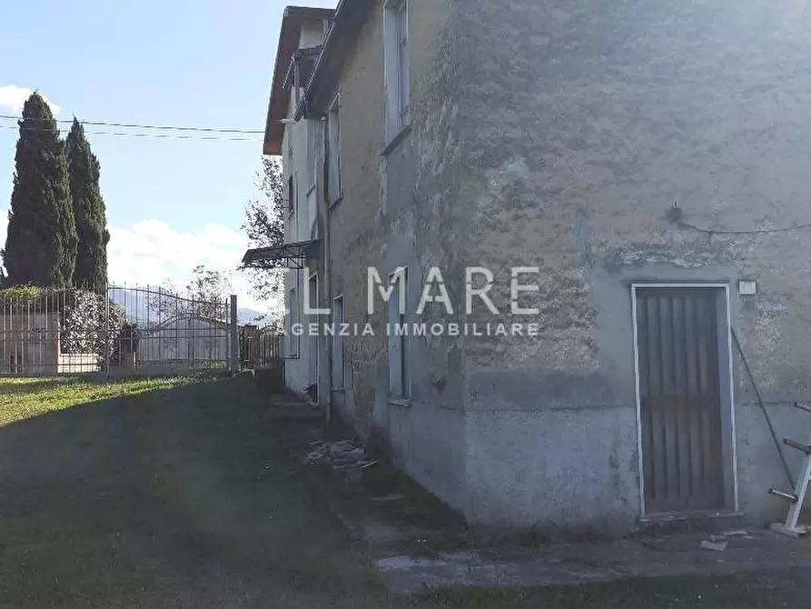 Immagine 15 di Casa colonica in vendita  a Massa