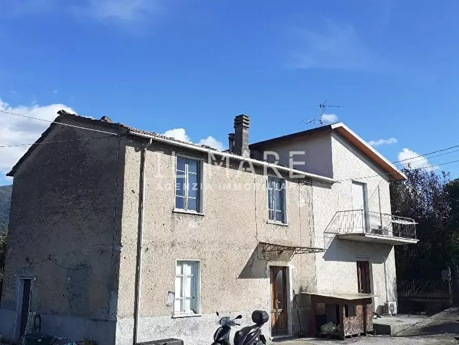 Immagine 20 di Casa colonica in vendita  a Massa