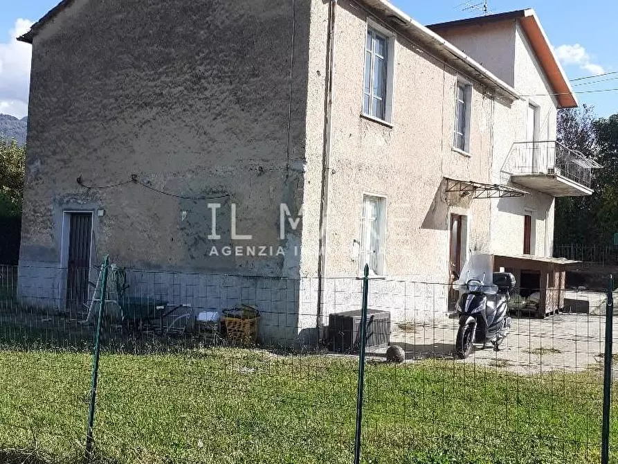 Immagine 18 di Casa colonica in vendita  a Massa