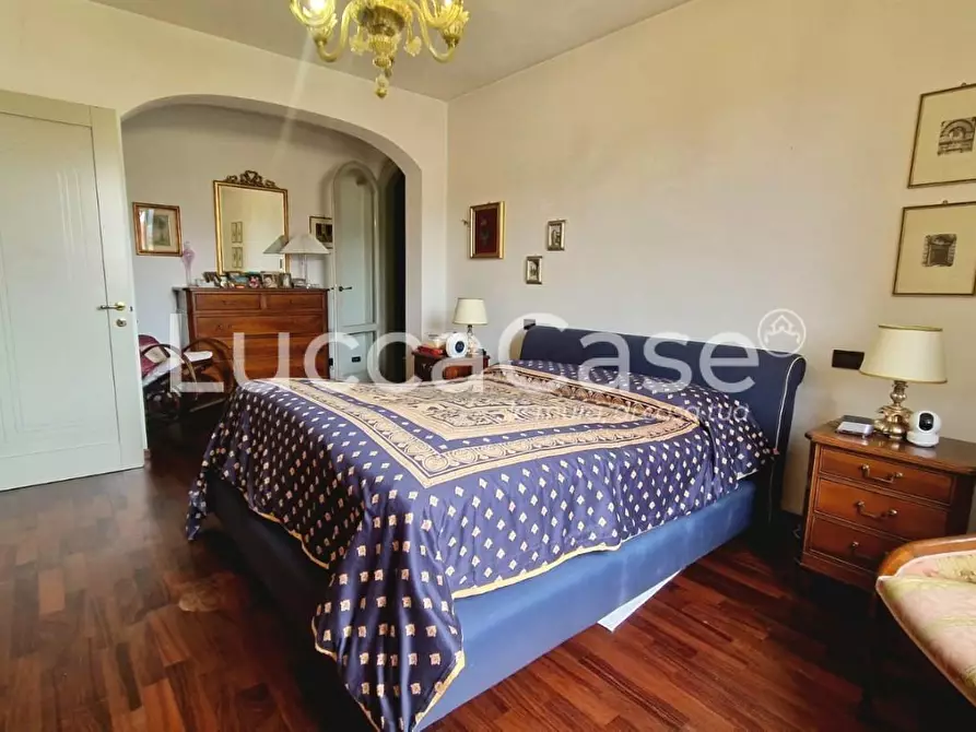 Immagine 33 di Villa in vendita  a Capannori