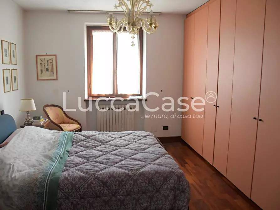 Immagine 15 di Villa in vendita  a Capannori