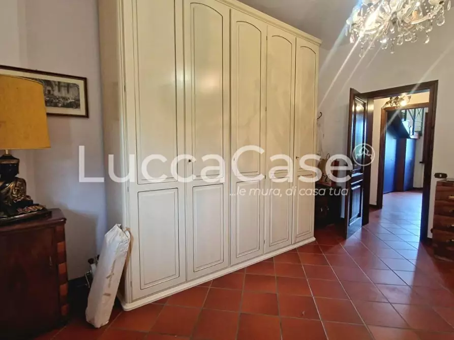 Immagine 34 di Villa in vendita  a Capannori